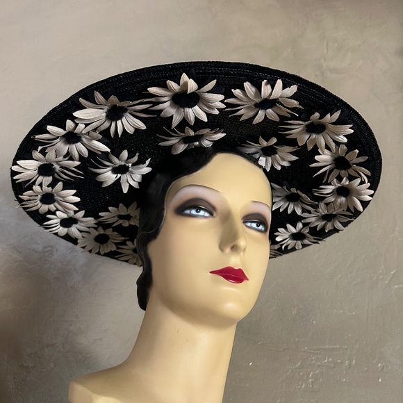 EXCITING 1940s\' BLACK STRAW WIDE BRIM HAT + WHITE FABRIC DAISIES main image 7